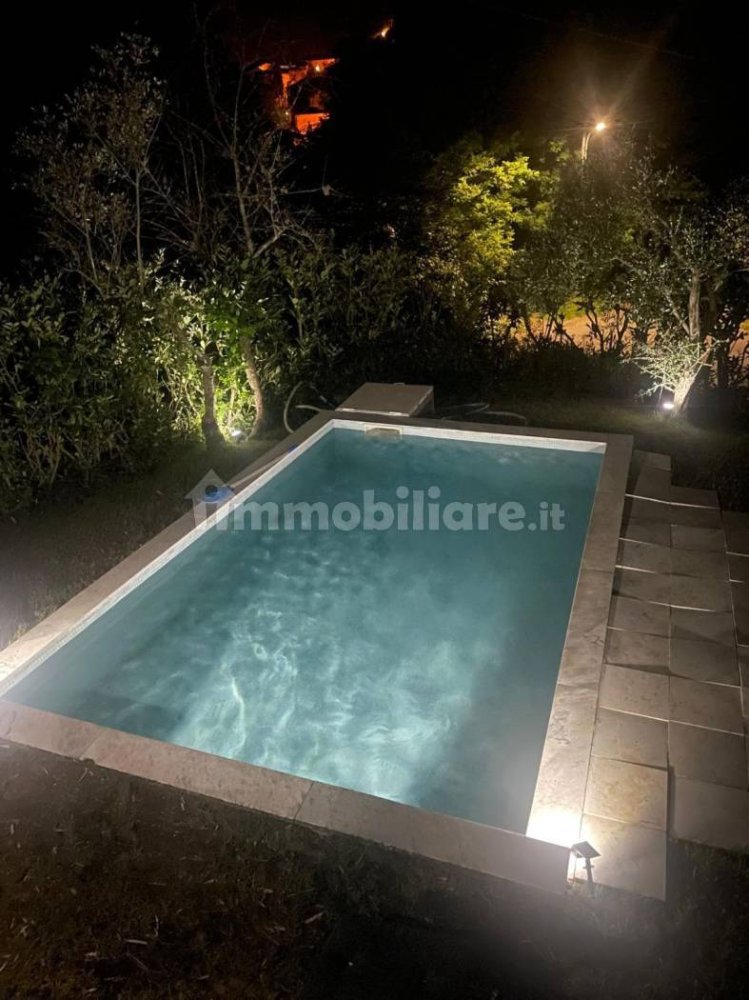 3 غرف نوم فيلا في Bagnone, Italy رقم 250960