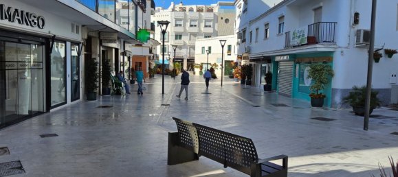 Apartamento de 3 dormitorios en Estepona, Spain No. 147565 11