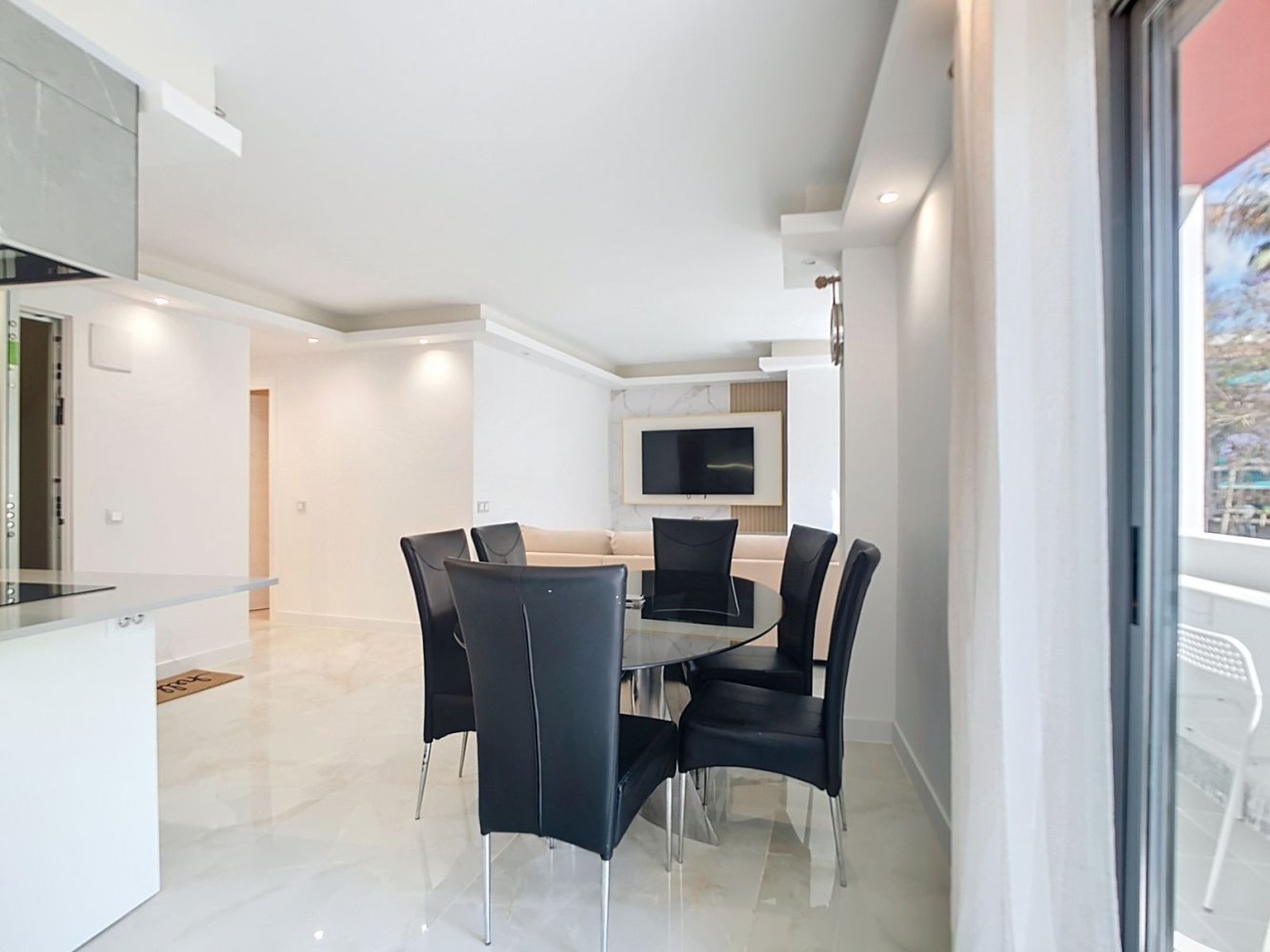 Apartamento de 3 dormitorios en Estepona, Spain No. 147565