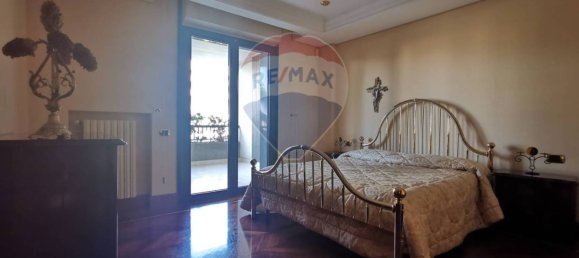 Apartamento de 2 dormitorios en Bari, Italy No. 318288 13