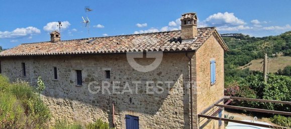 3 bedrooms House in Perugia, Italy No. 138205 2