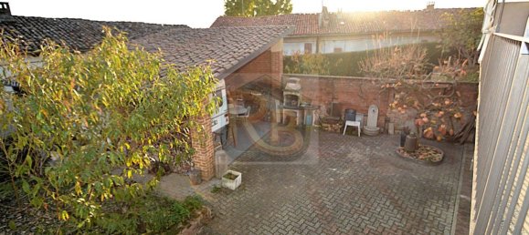 3 bedrooms House in Cerreto d'Asti, Italy No. 129653 8