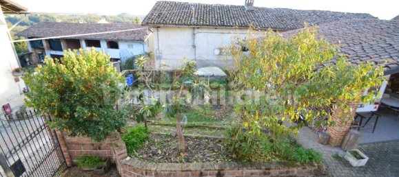 3 bedrooms House in Cerreto d'Asti, Italy No. 129653 7