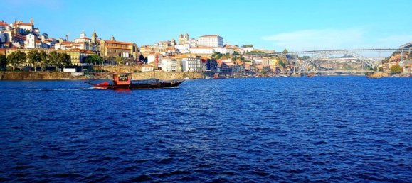 9 chambres Bâtiment à Porto, Portugal No. 142170 21