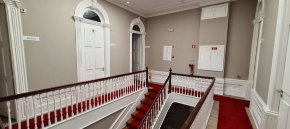 9 chambres Bâtiment à Porto, Portugal No. 142170 2