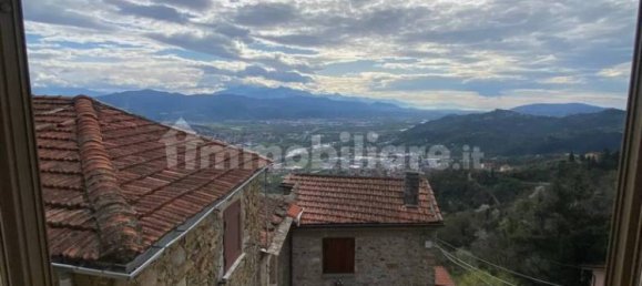 4 bedrooms Villa in Follo, Italy No. 258889 25