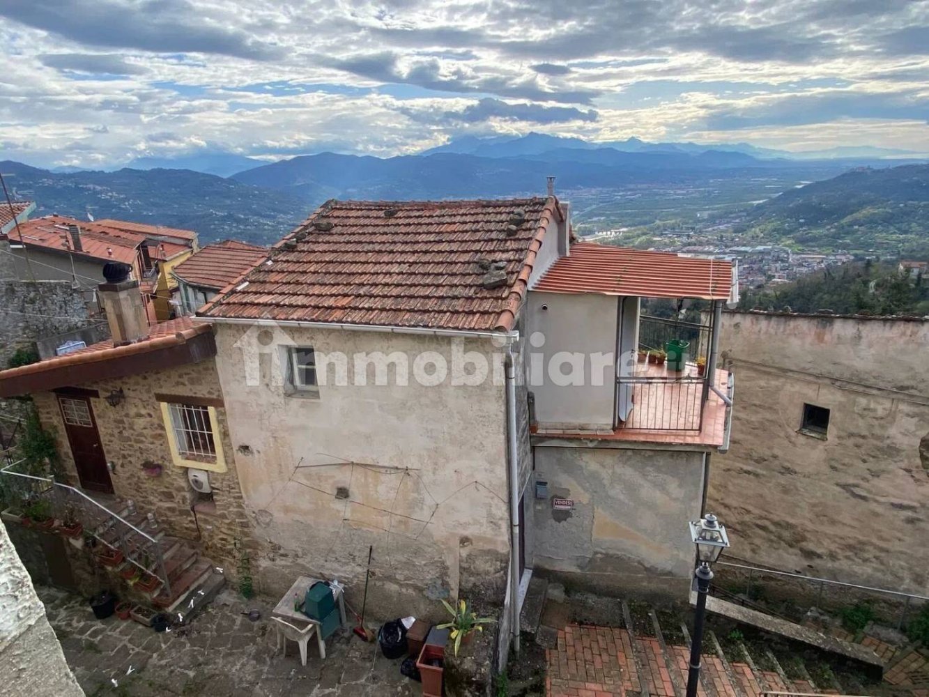 4 bedrooms Villa in Follo, Italy No. 258889
