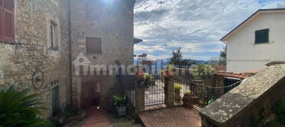 4 bedrooms Villa in Follo, Italy No. 258889 10