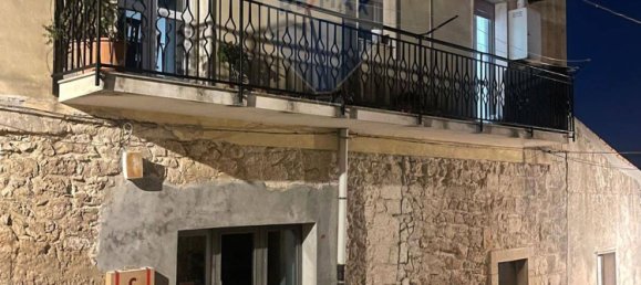 Дом с 48 комнатами в Палаццоло Акреиде, Италия № 223834 10