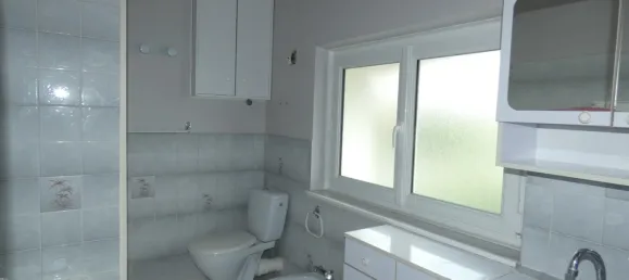 4 bedrooms House in Alencon, France No. 352861 5