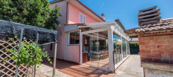 4 bedrooms Villa in Follonica, Italy No. 304776 2