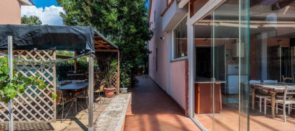 4 bedrooms Villa in Follonica, Italy No. 304776 3