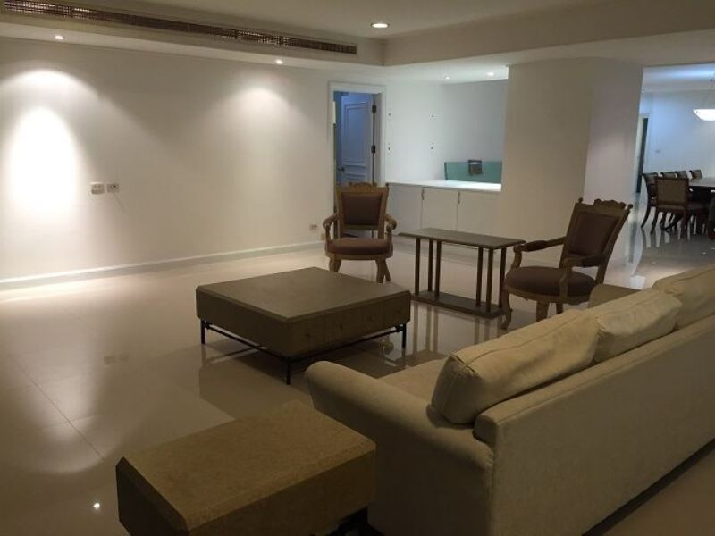 3 bedrooms Condo in Bangkok, Thailand No. 7347