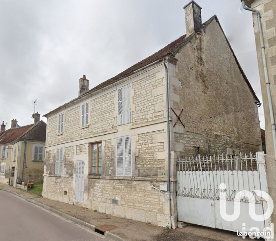 3 bedrooms Townhouse in Yrouerre, France No. 202026