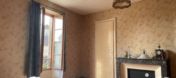 3 bedrooms Townhouse in Yrouerre, France No. 202026 3