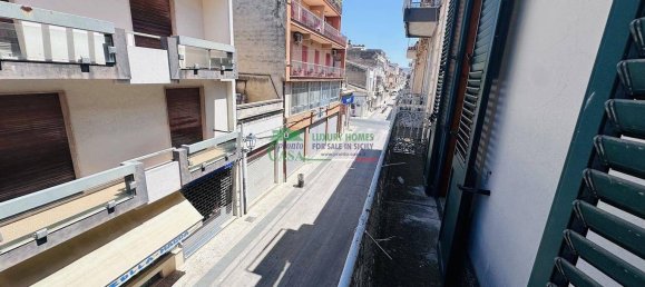 4 Schlafzimmer Haus in Vittoria, Italy, Nr. 300545 8