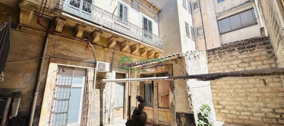 4 Schlafzimmer Haus in Vittoria, Italy, Nr. 300545 2