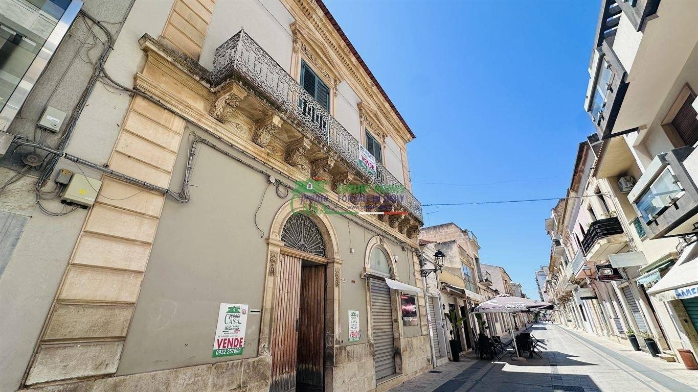 4 Schlafzimmer Haus in Vittoria, Italy, Nr. 300545