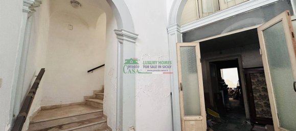 4 Schlafzimmer Haus in Vittoria, Italy, Nr. 300545 5