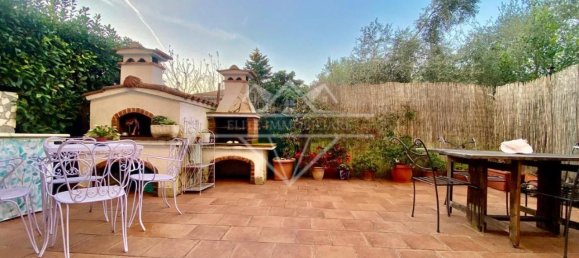 6-salle Maison à Massa, Italy No. 82049 2