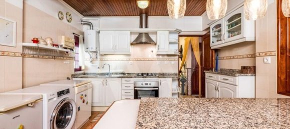 4 bedrooms Duplex in Amadora, Portugal No. 91433 8