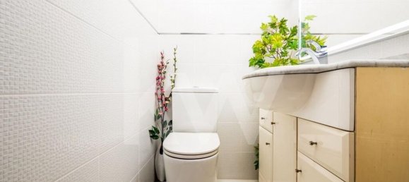 4 bedrooms Duplex in Amadora, Portugal No. 91433 12