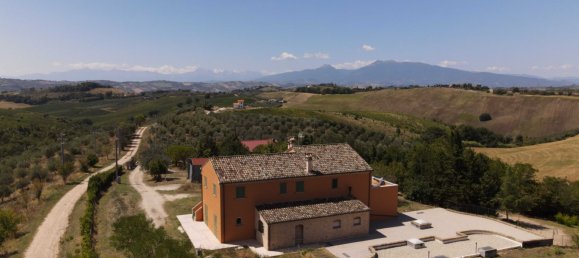 20 chambres Maison à Monteprandone, Italy No. 343128 3