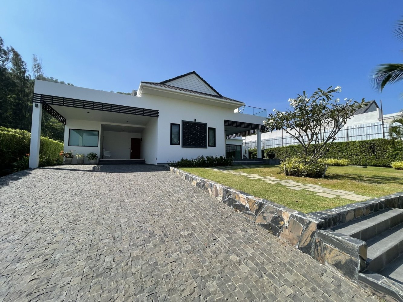 Villa de 3 dormitorios en Hua Hin, Thailand No. 70892