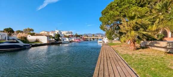 Casa de 5 dormitorios en Empuriabrava, Spain No. 82361 5