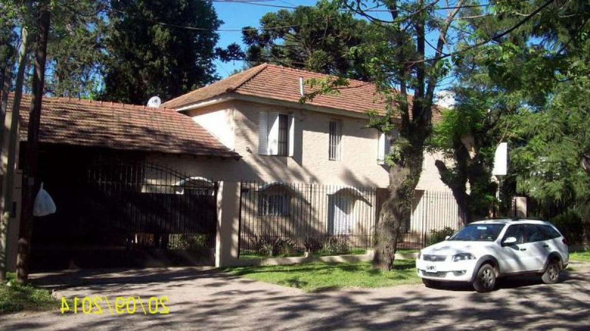 3 bedrooms House in Moreno, Argentina No. 19528
