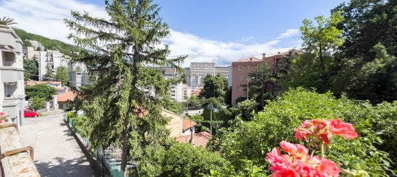 2 bedrooms Apartment in Trieste, Italy No. 304157 2