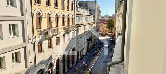 3-salle Penthouse à Trieste, Italy No. 258420 8