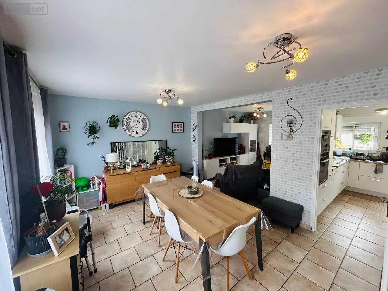 Casa de 4 dormitorios en Bruay-la-Buissiere, France No. 296229