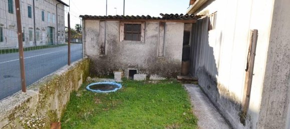 Casa de 5 habitaciónes en Pordenone, Italy No. 147932 5