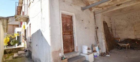 Casa de 5 habitaciónes en Pordenone, Italy No. 147932 2