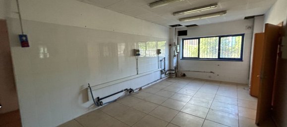 1400m² Warehouse in Settimo Torinese, Italy No. 53911 22