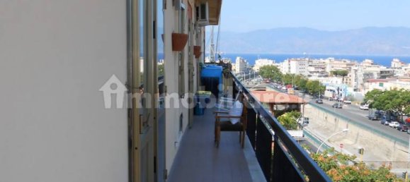 Квартира с 3 спальнями в Реджо Калабрия, Италия № 191166 44