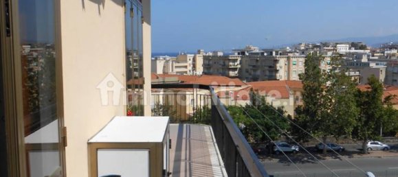 Квартира с 3 спальнями в Реджо Калабрия, Италия № 191166 45