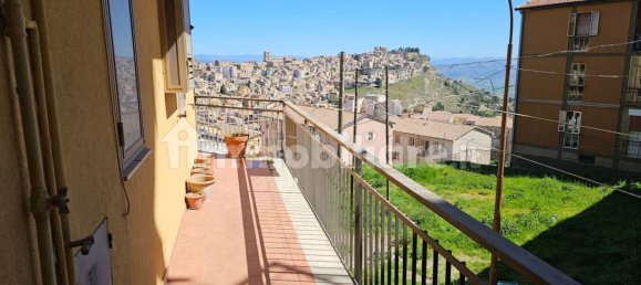 5 bedrooms Apartment in Enna, Italy No. 351532 3