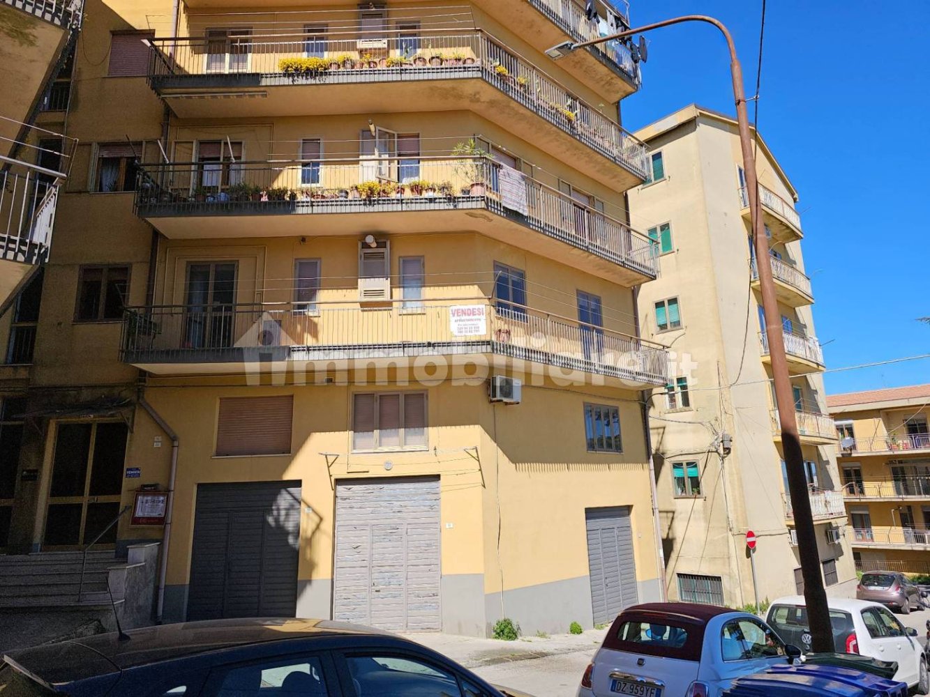 5 bedrooms Apartment in Enna, Italy No. 351532