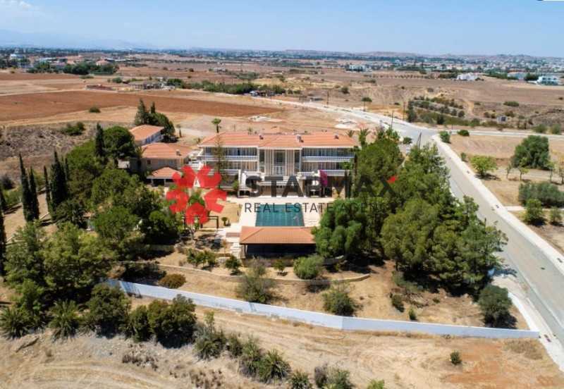 6 bedrooms Commercial property in Tseri, Cyprus No. 21476