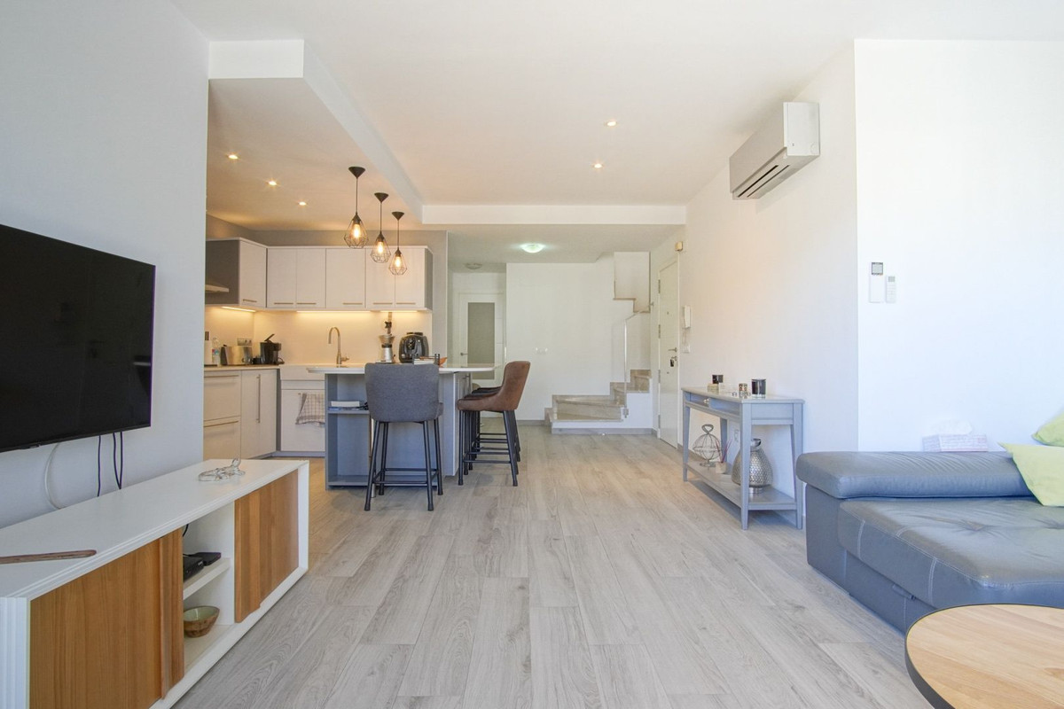 3 bedrooms Penthouse in Alicante, Spain No. 139767