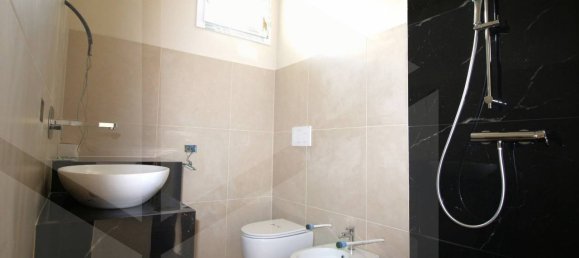 2 rooms Apartment in Pisa, Italy No. 18471 4