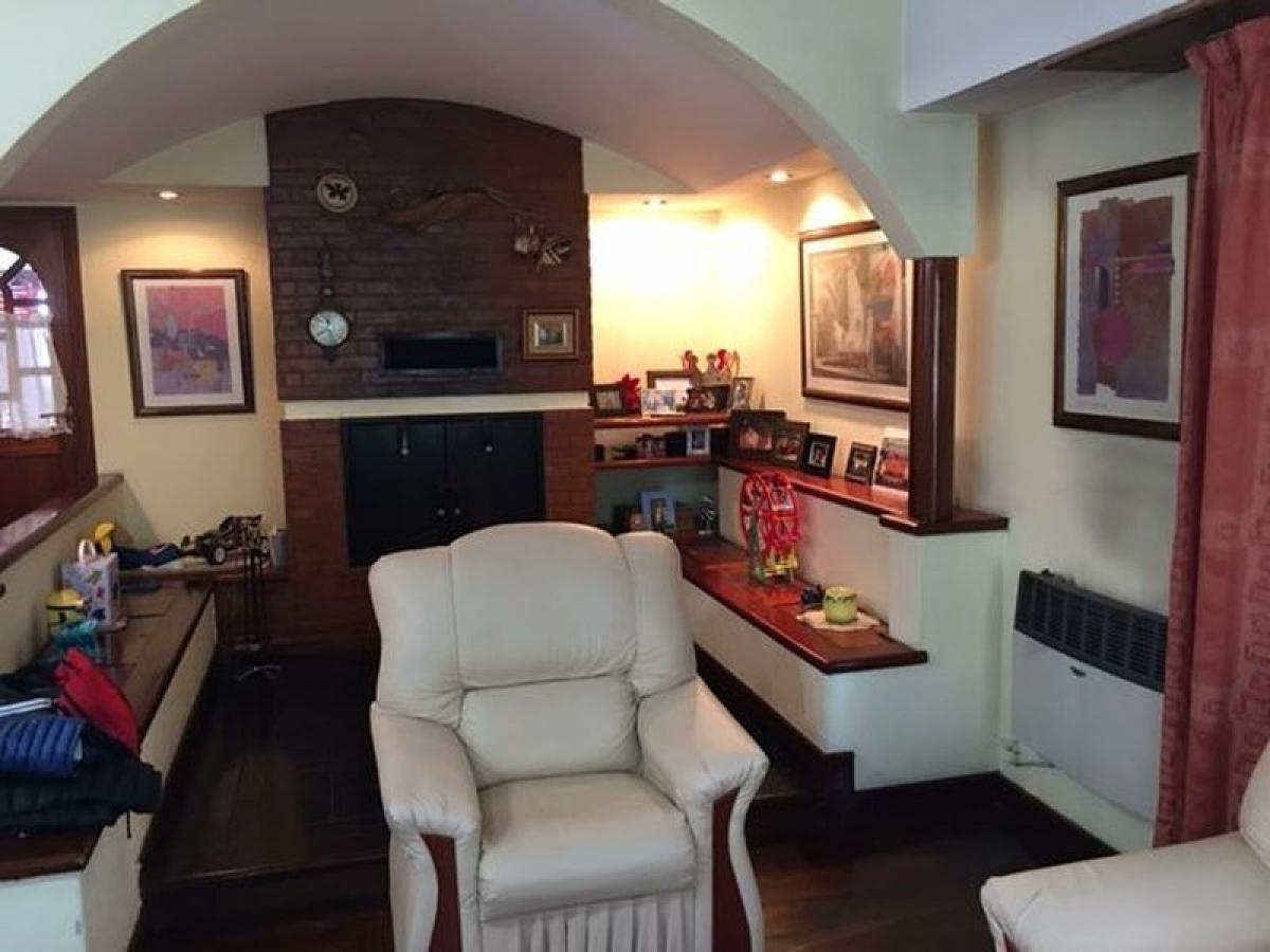 Casa de 3 dormitorios en Mar del Plata, Argentina No. 81863