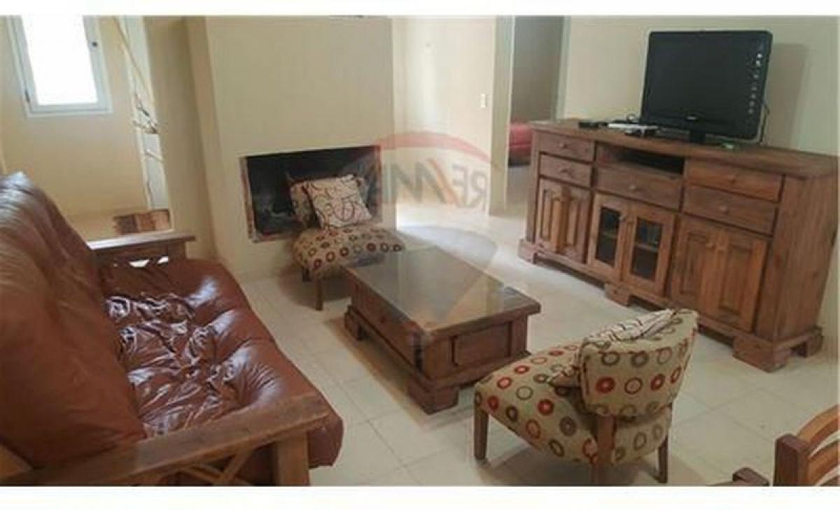 4 bedrooms House in Mar del Plata, Argentina No. 101388