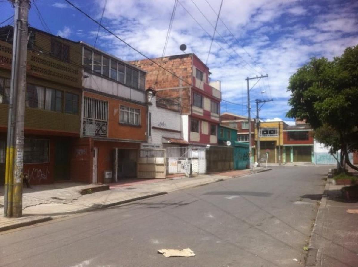 Дом с 6 спальнями в Богота, Колумбия № 12988