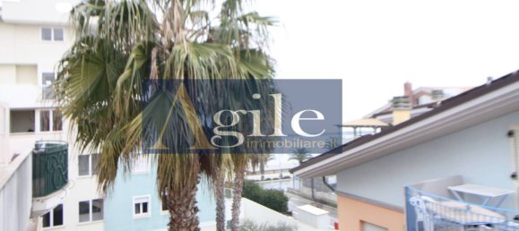 2 bedrooms Penthouse in Martinsicuro, Italy No. 343673 4