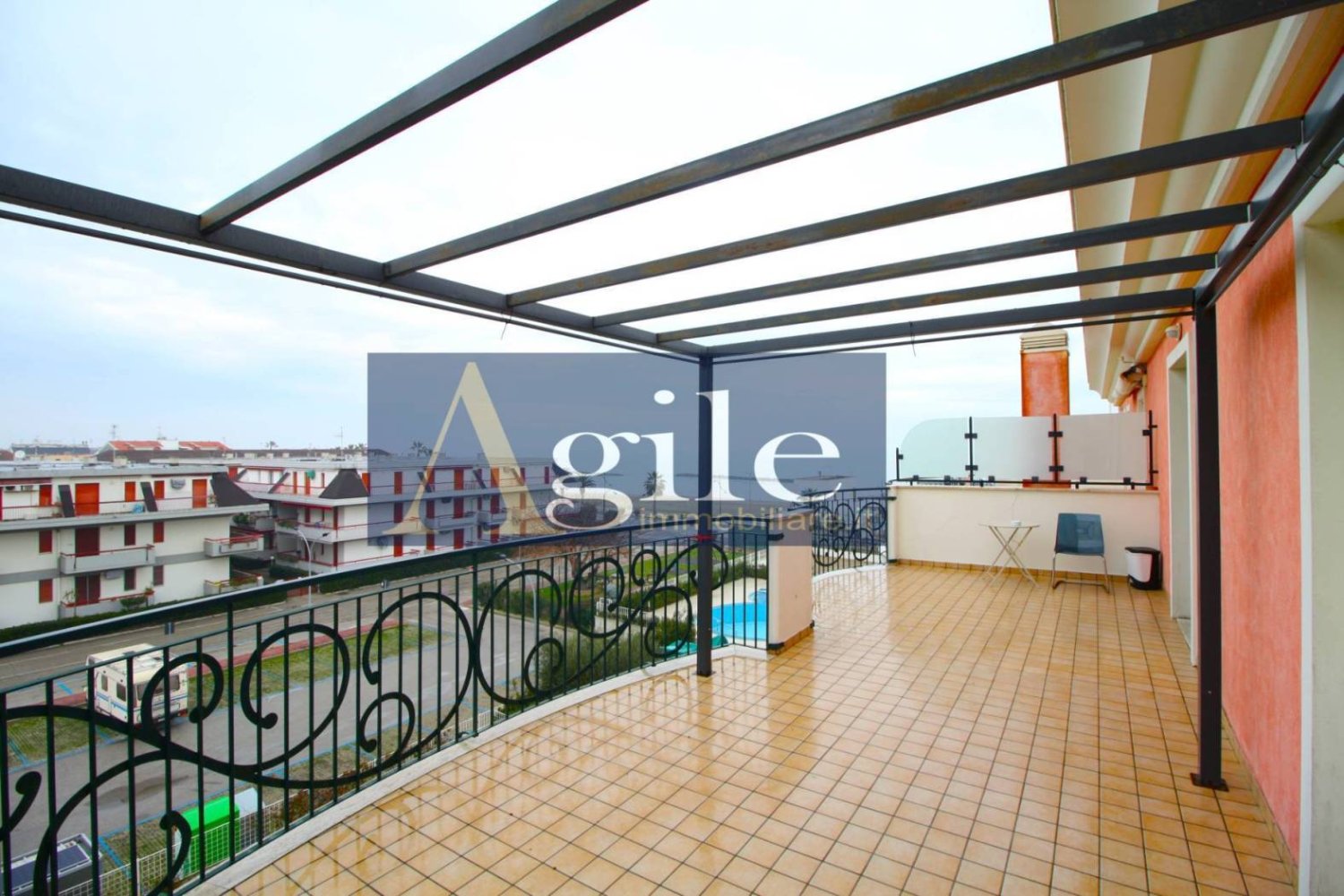 2 bedrooms Penthouse in Martinsicuro, Italy No. 343673