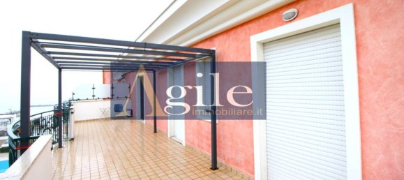 2 bedrooms Penthouse in Martinsicuro, Italy No. 343673 2