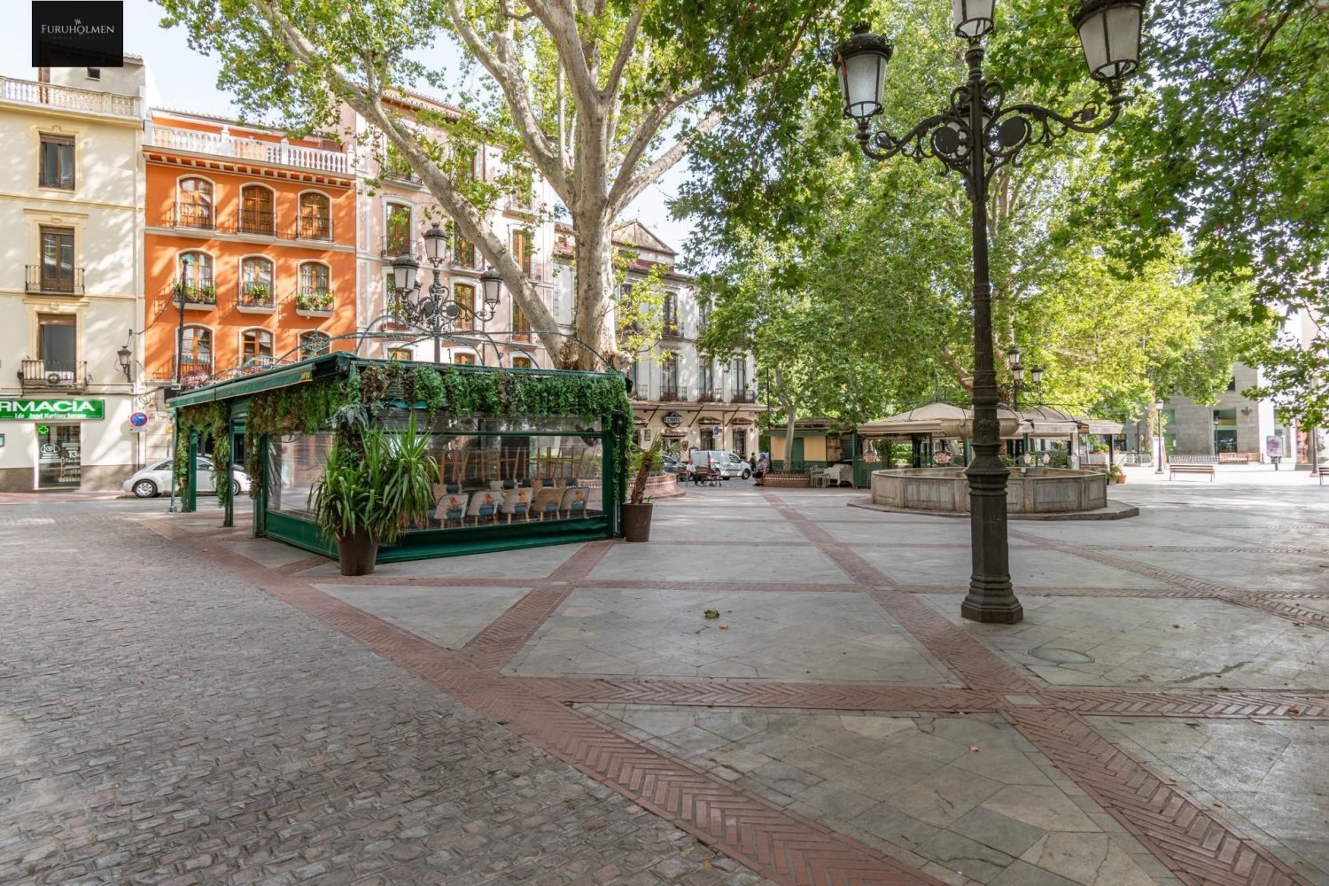 Apartamento de 6 dormitorios en Granada, Spain No. 241212